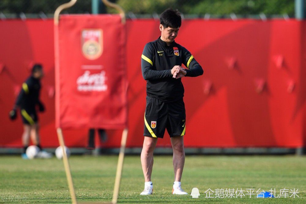 ——没有提前换下厄德高我们有五名替补，而且在某些位置人手也很短缺，我们必须优先考虑让谁休息。
